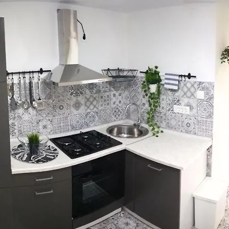 Hot Jacuzzi & Ice Bath Apartment Ika