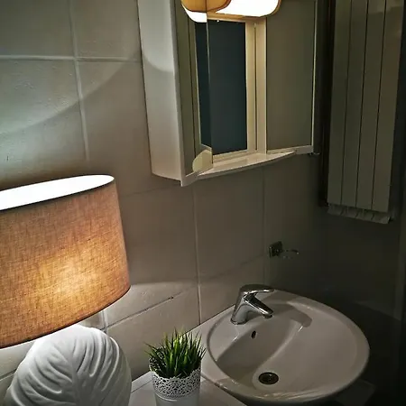 Hot Jacuzzi & Ice Bath Apartment Appartement Ika