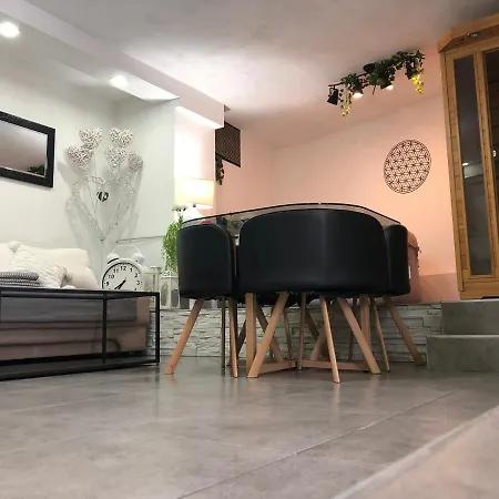 Apartment Hot Jacuzzi & Ice Bath Apartment Ika