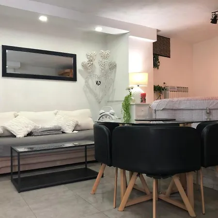 Apartment Hot Jacuzzi & Ice Bath Apartment Ika